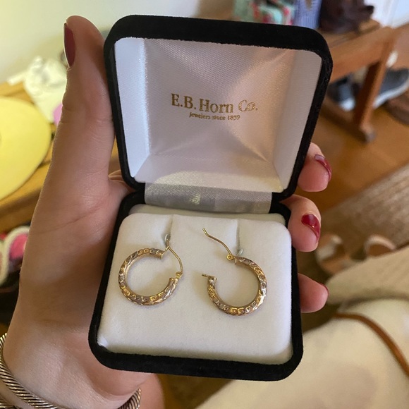 Gold & silver beautiful hoop earrings - Picture 4 of 7